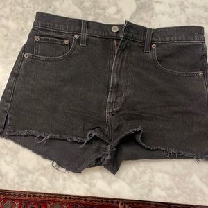 Abercrombie & Fitch The Mom Short High Rise size 28 / 6
